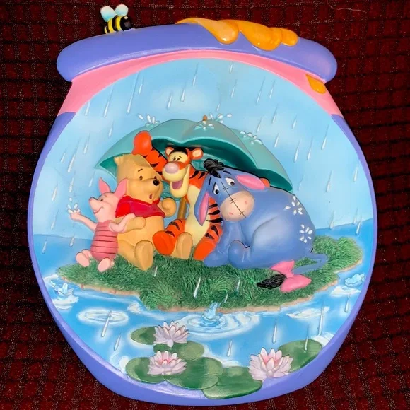 BRADFORD EXCHANGE POOHS HONEY POT ADVENTURE no chips,scratches great condition - Picture 2 of 5